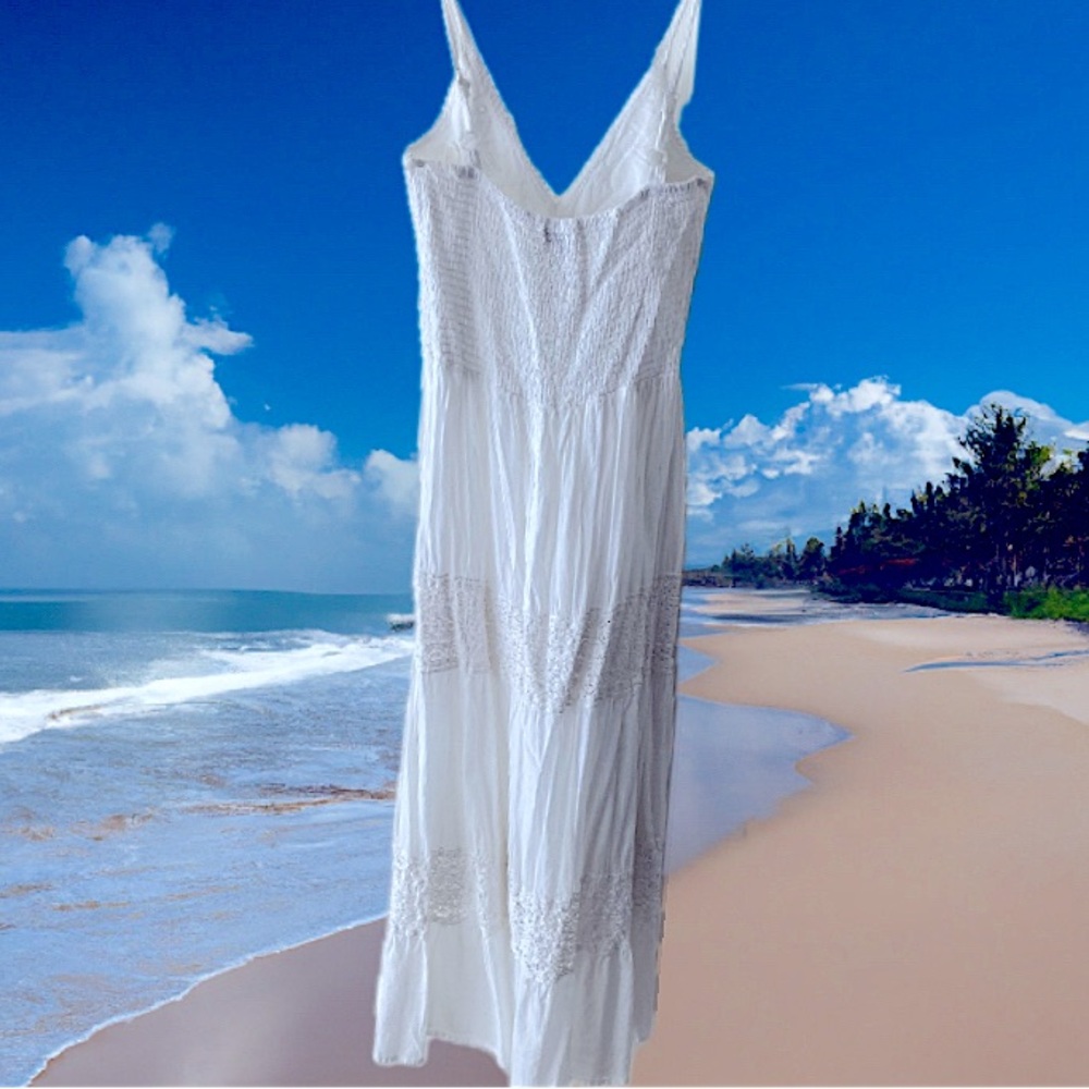 Magic White Maxi Dress with Lace Details - Picture 4 of 12